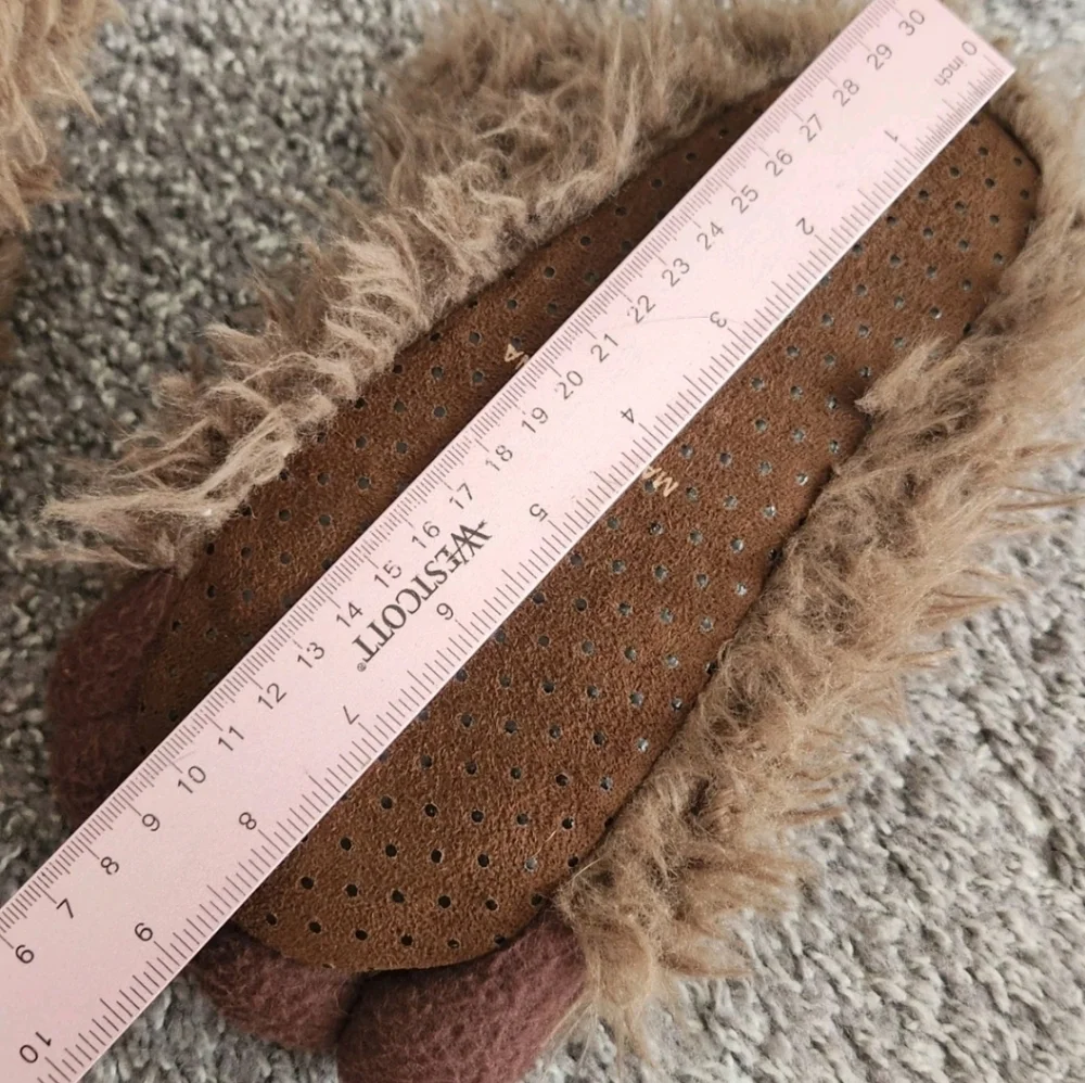 Kids Bigfoot Furry Monster Feet Brown Faux Fur Home Slippers Youth L 2-3